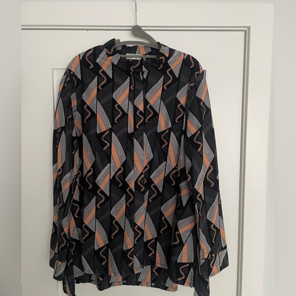 Zuri Black, White and Pink Shirt